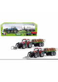 Traktor z przyczepą z drewnem