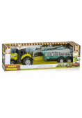Traktor z opryskiwaczem