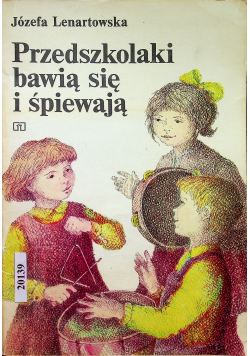 Przedszkolaki bawią się i śpiewają